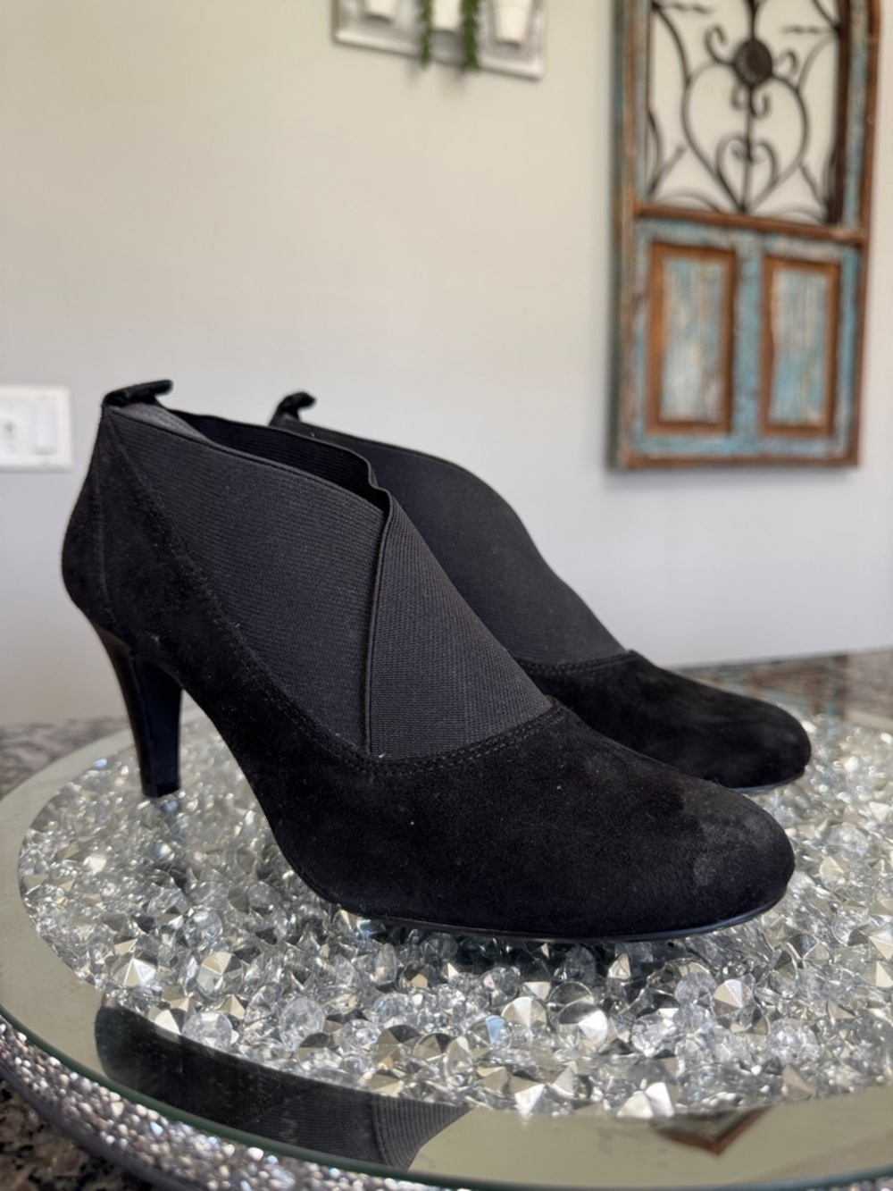 Joan & David Black Suede Elastic V-Cut Ankle Heels EUC 8.5